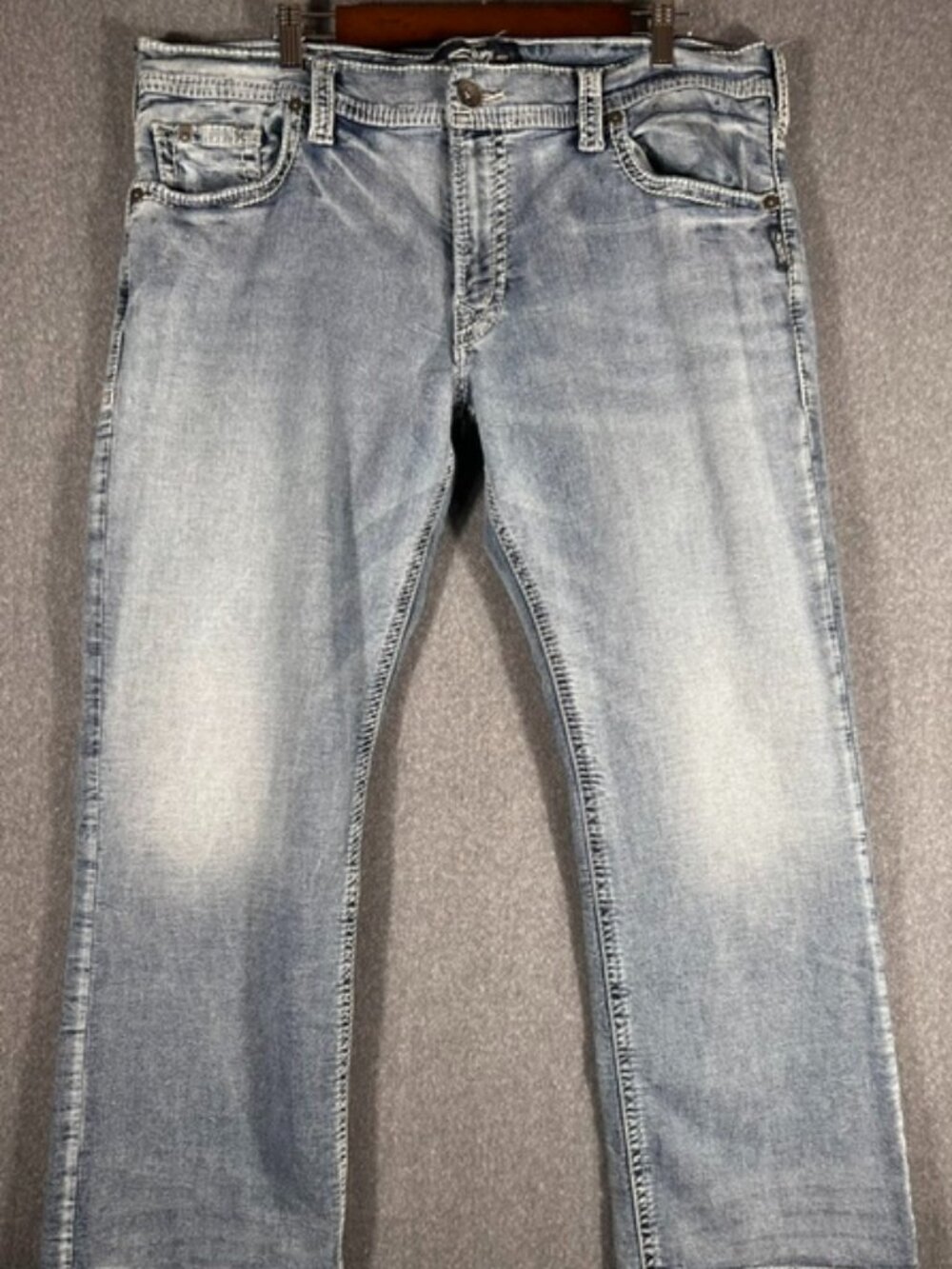 Silver Jeans Co Zac Mens Sz 40x30 Relaxed Fit Straight Leg Light Wash Hvy Stitch